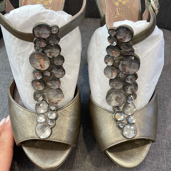 Vince Camuto Jeweled Platform Heel - Size 7.5 - Picture 3 of 10